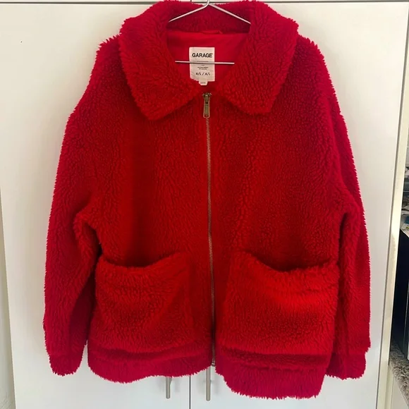 Garage Sherpa Jacket - Oversized Red Fall/Winter Coat (M-L) - Picture 4 of 12